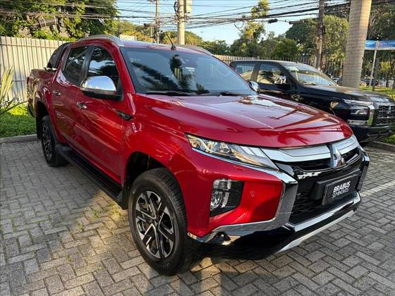 MITSUBISHI L200 TRITON 2.4 16V TURBO DIESEL SPORT HPE-S CD 4P 4X4 AUTOMÁTICO